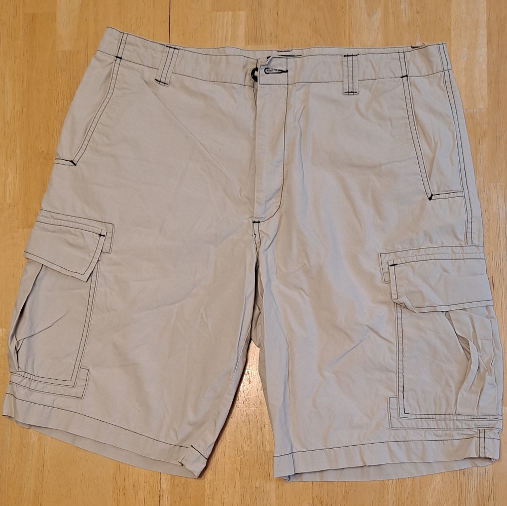 Dockers Men's size 36 cargo shorts
